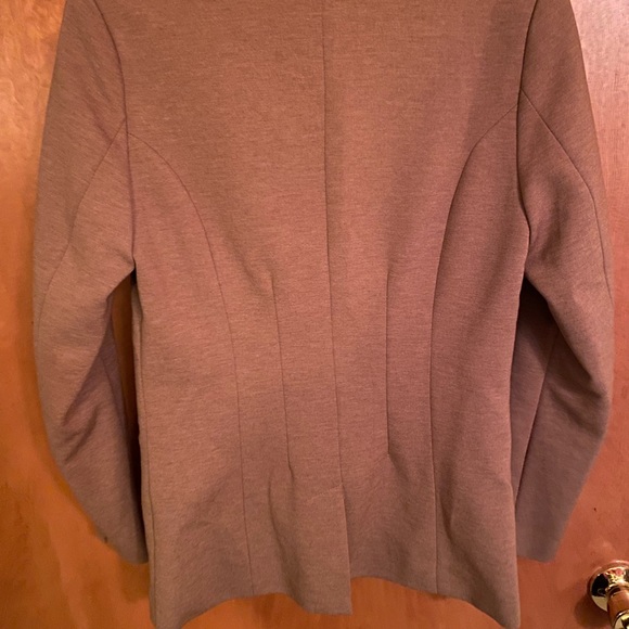 The perfect neutral blazer by H&M size 10 - Picture 6 of 9